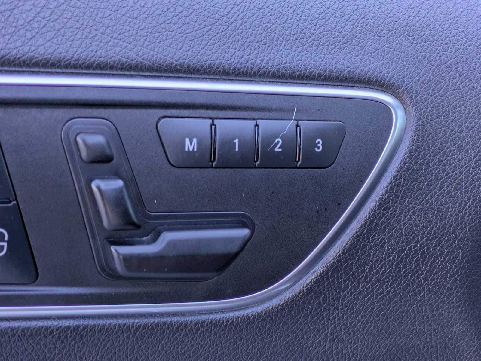 Thumbnail: 2017 Mercedes-Benz GLA - 16