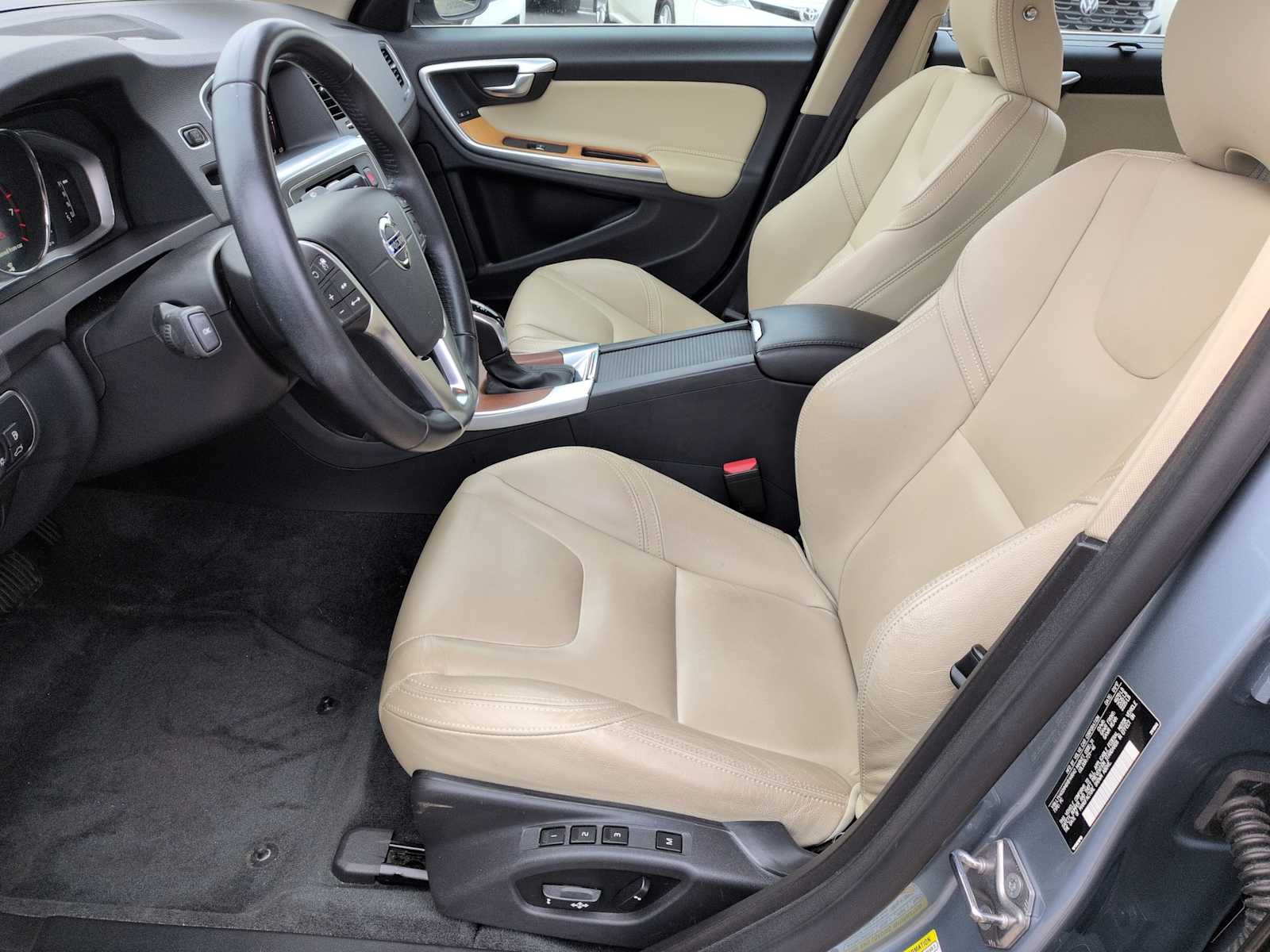 Thumbnail: 2017 Volvo S60 - 15