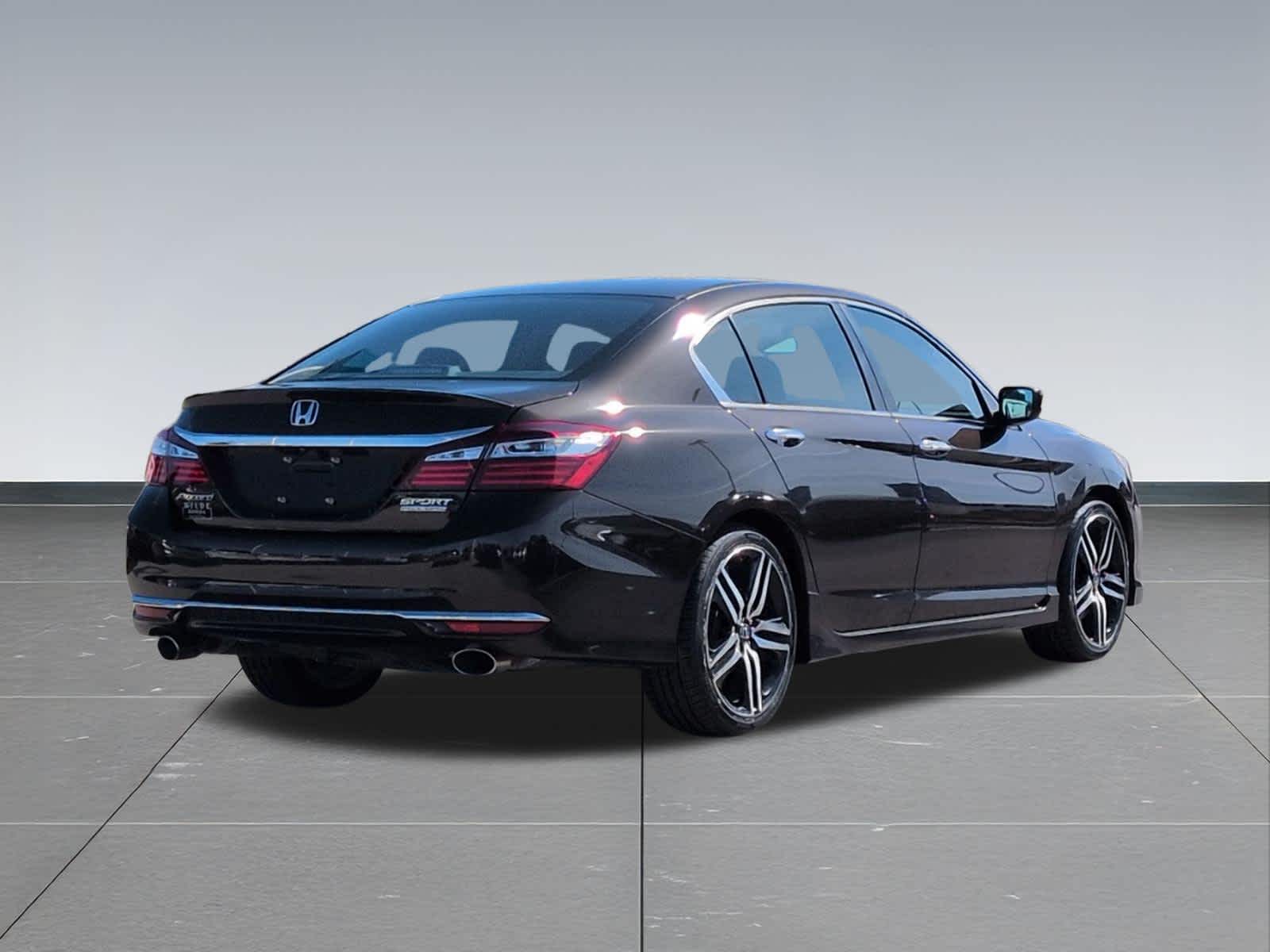 Thumbnail: 2017 Honda Accord - 6