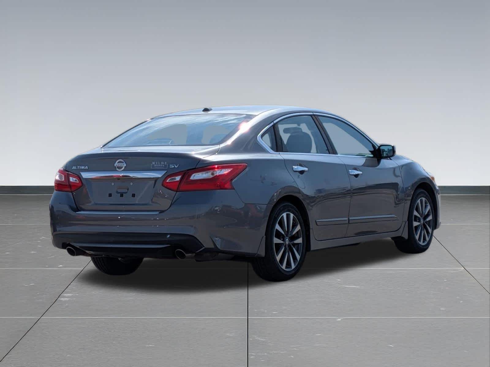 Thumbnail: 2016 Nissan Altima - 5