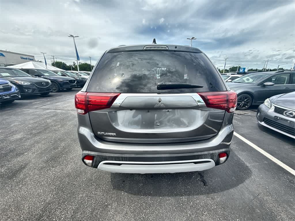 Thumbnail: 2020 Mitsubishi Outlander - 5