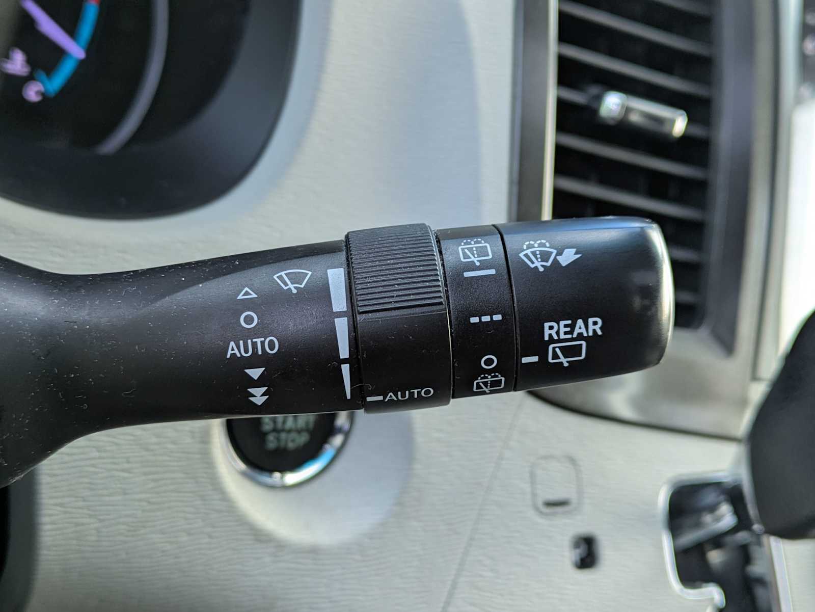 Thumbnail: 2012 Toyota Sienna - 26