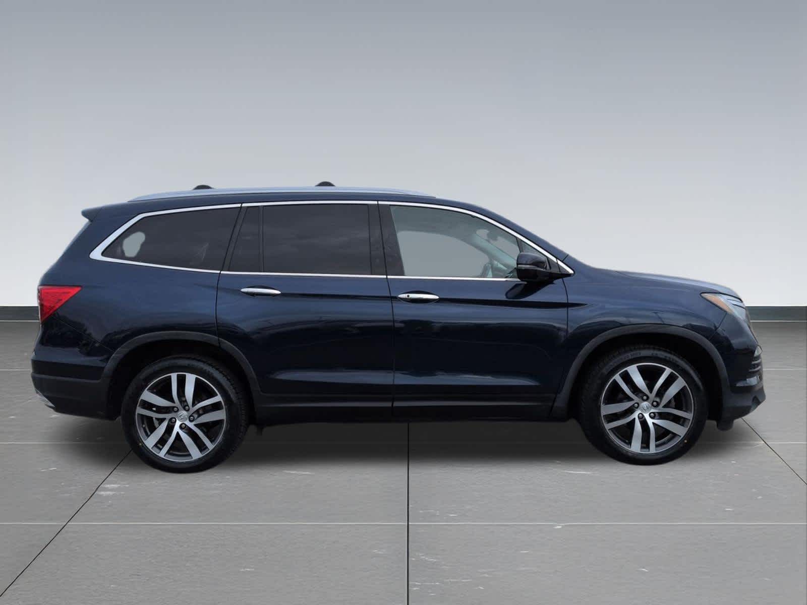 Thumbnail: 2016 Honda Pilot - 7