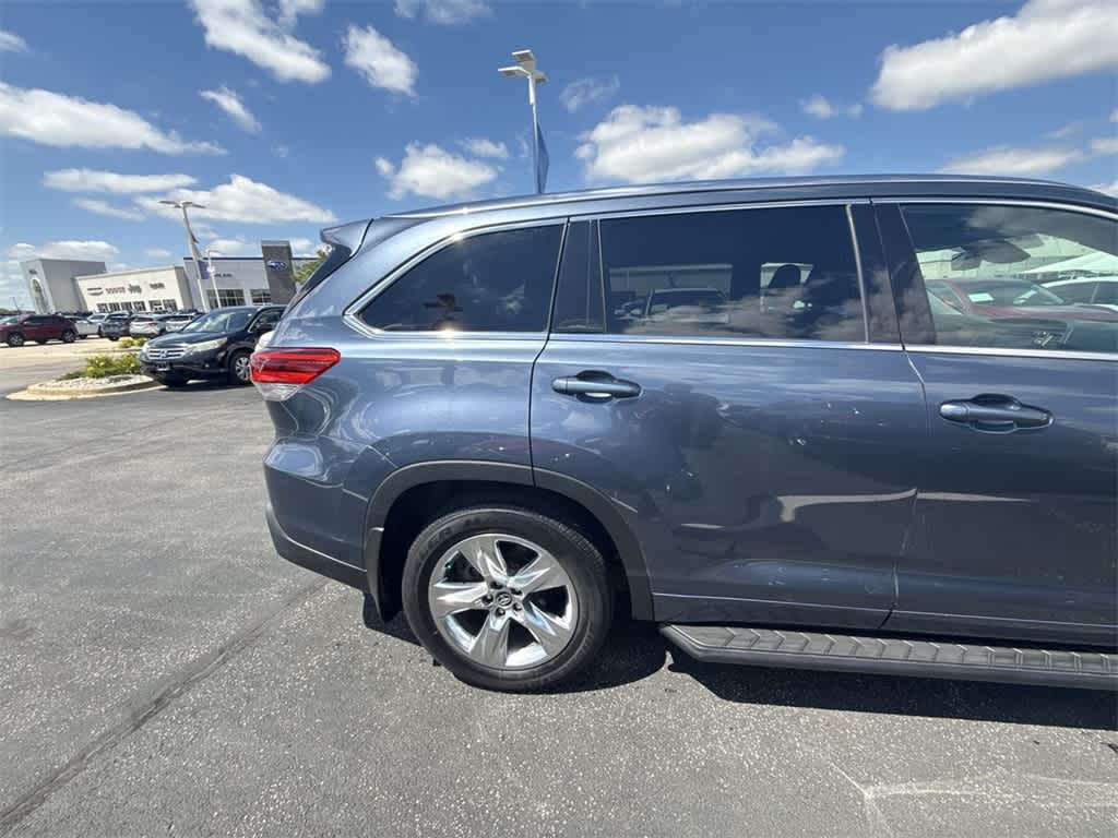 Thumbnail: 2019 Toyota Highlander - 6