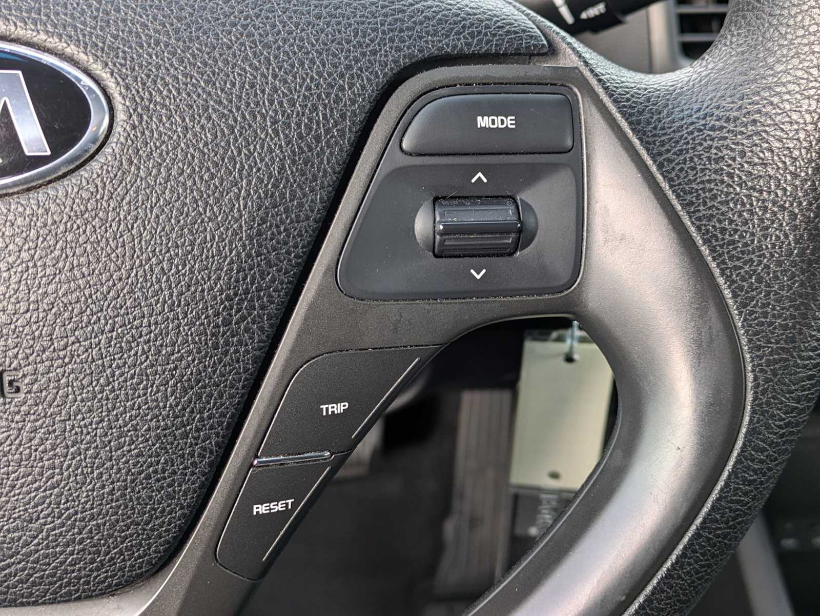 Thumbnail: 2017 Kia Forte - 24