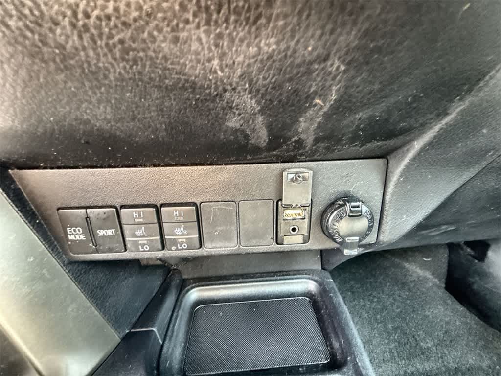 2015 Toyota RAV4 Limited 30