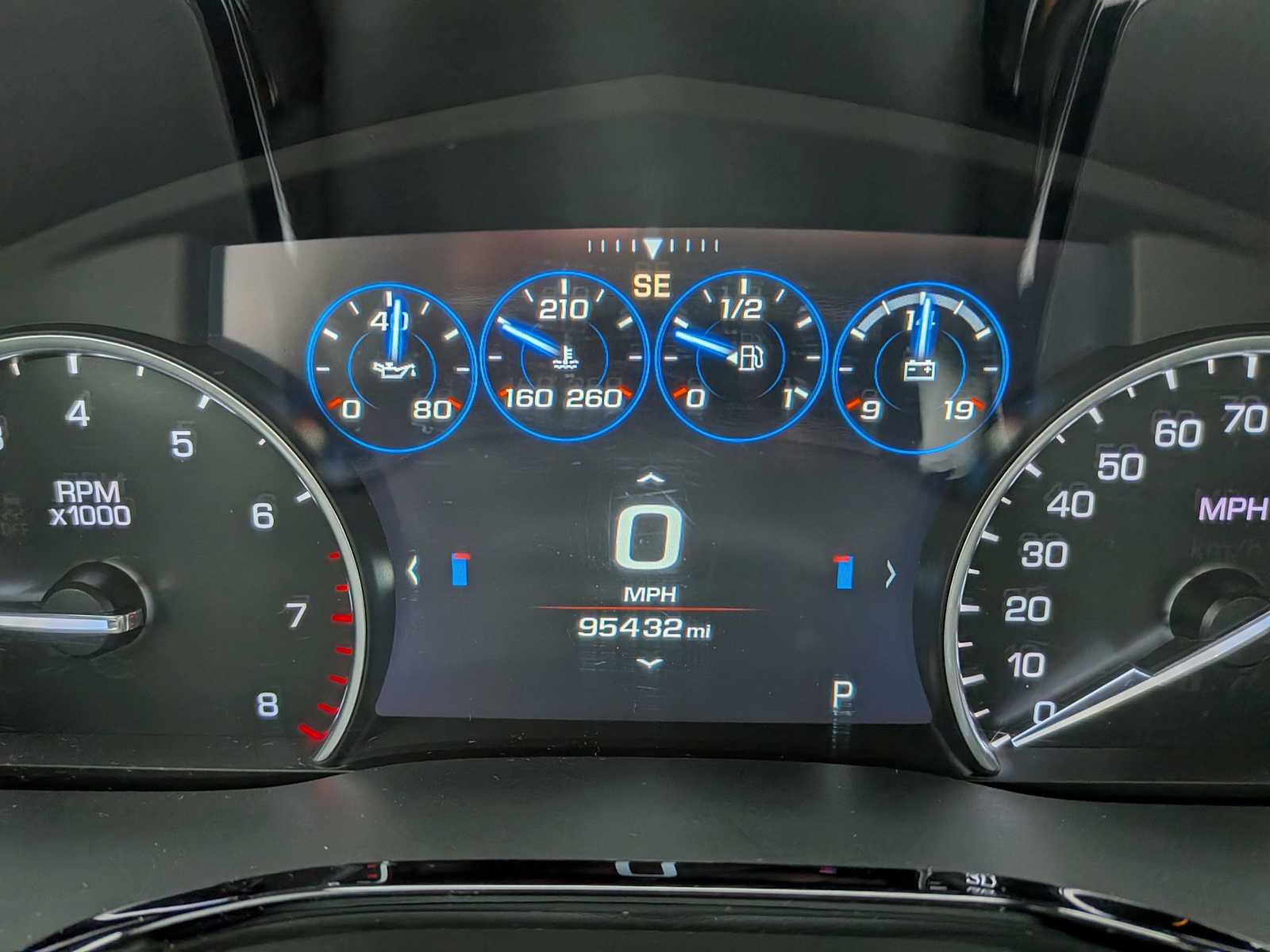 Thumbnail: 2017 Cadillac XT5 - 32