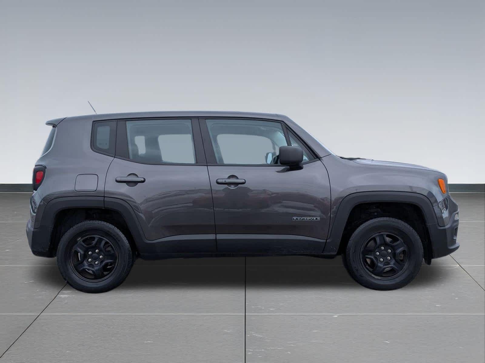 Thumbnail: 2017 Jeep Renegade - 7