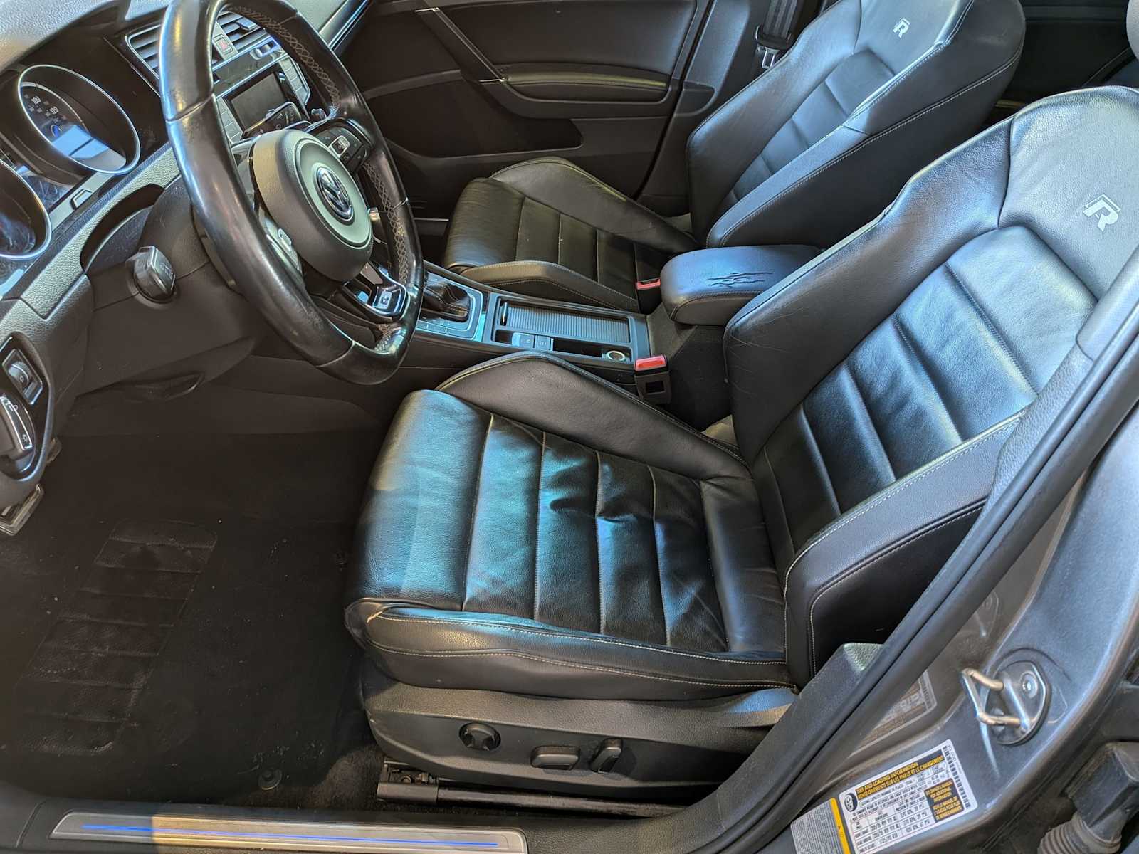 Thumbnail: 2015 Volkswagen Golf - 14