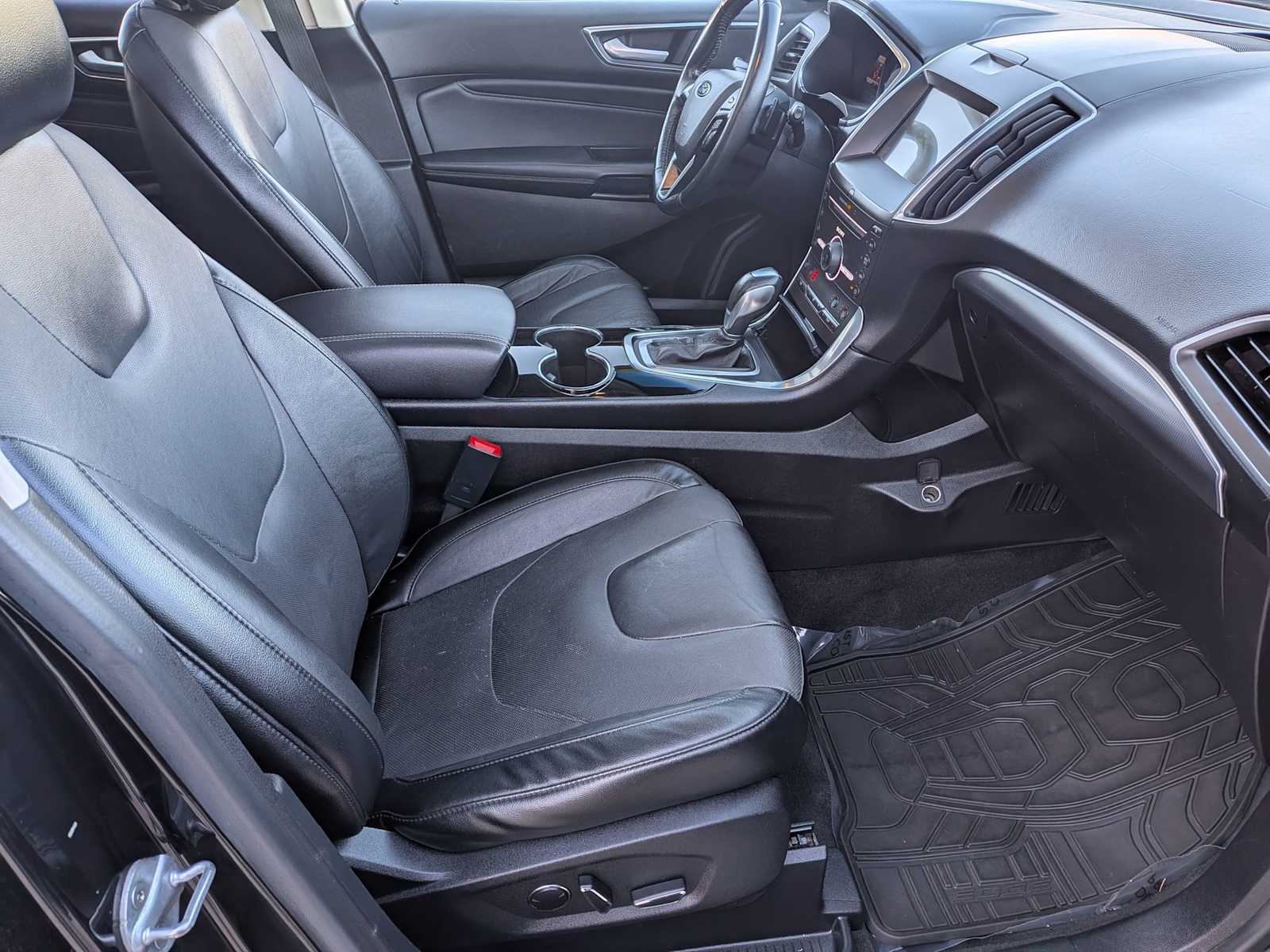 Thumbnail: 2016 Ford Edge - 22