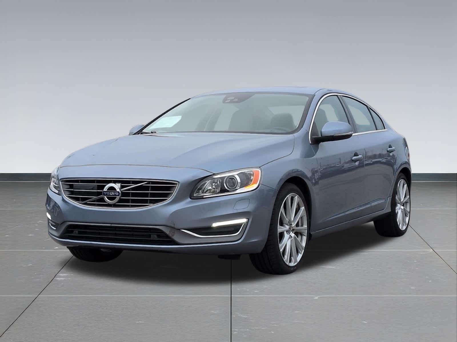 Thumbnail: 2017 Volvo S60 - 10