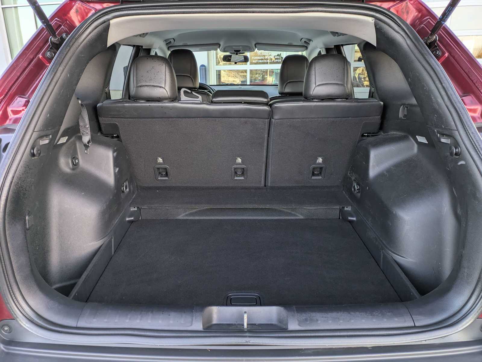 Thumbnail: 2019 Jeep Cherokee - 27