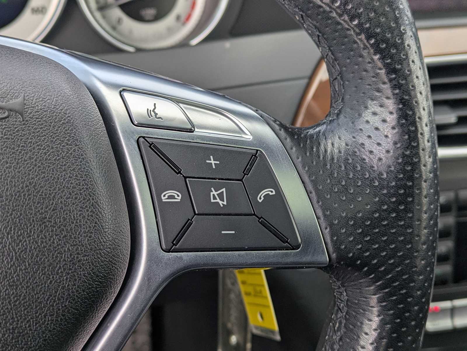 Thumbnail: 2013 Mercedes-Benz C-Class - 25