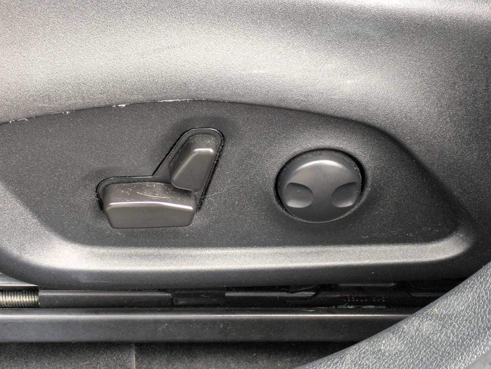 Thumbnail: 2022 Jeep Compass - 16