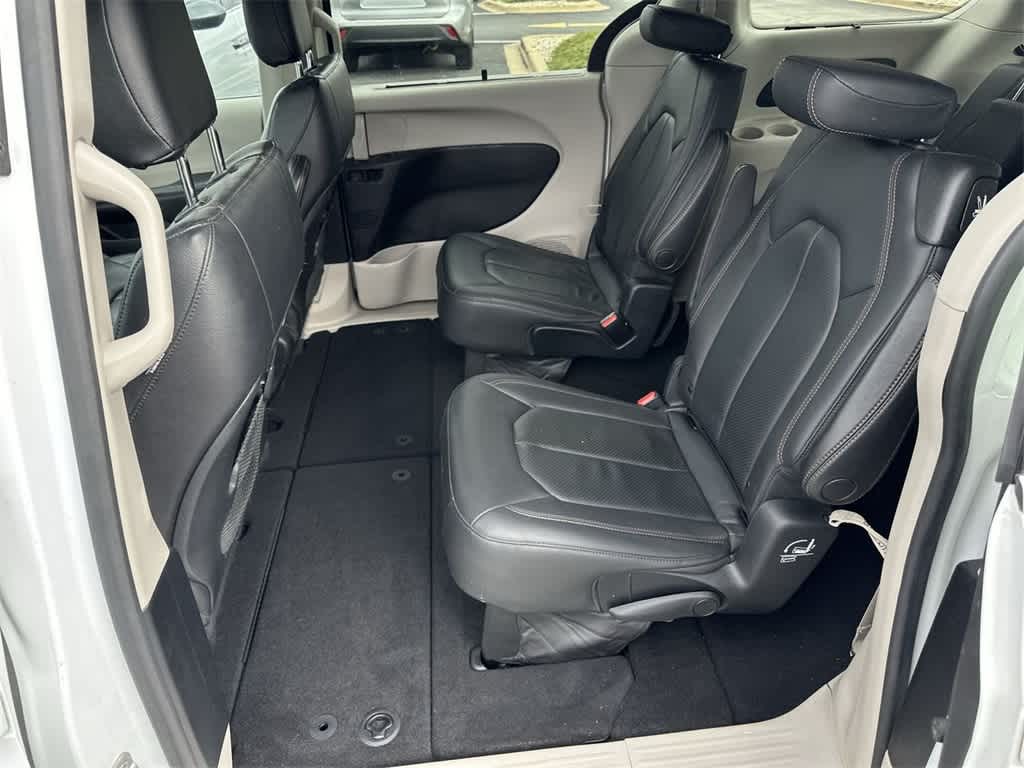 2019 Chrysler Pacifica Touring 16