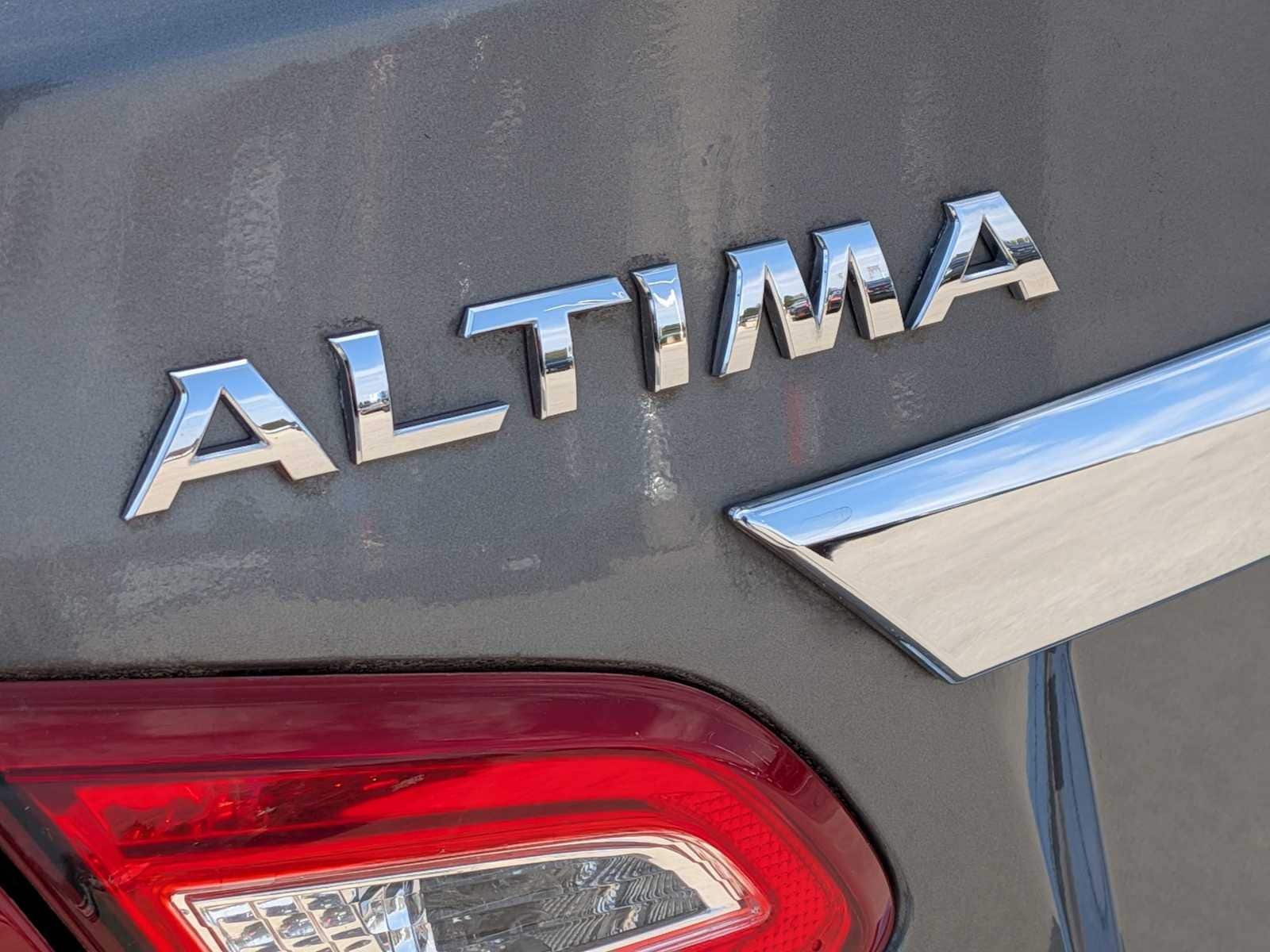 Thumbnail: 2016 Nissan Altima - 11