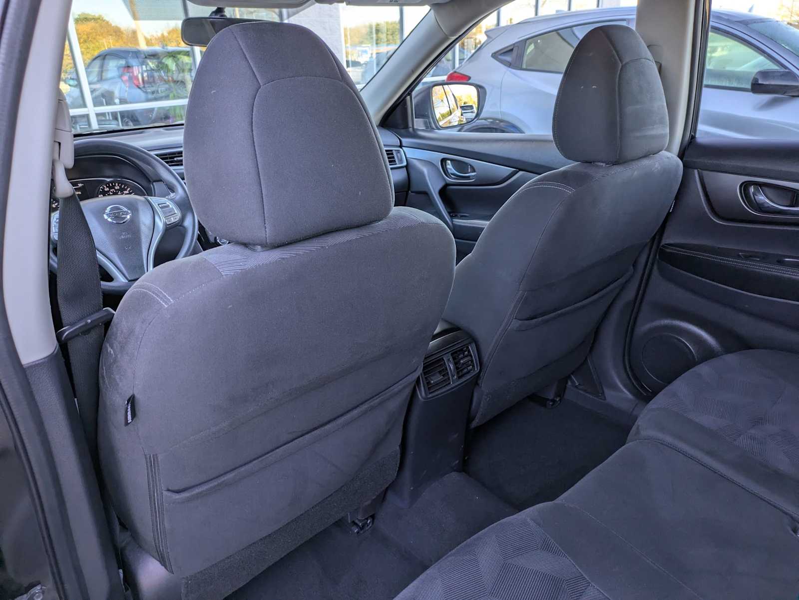 Thumbnail: 2015 Nissan Rogue - 17