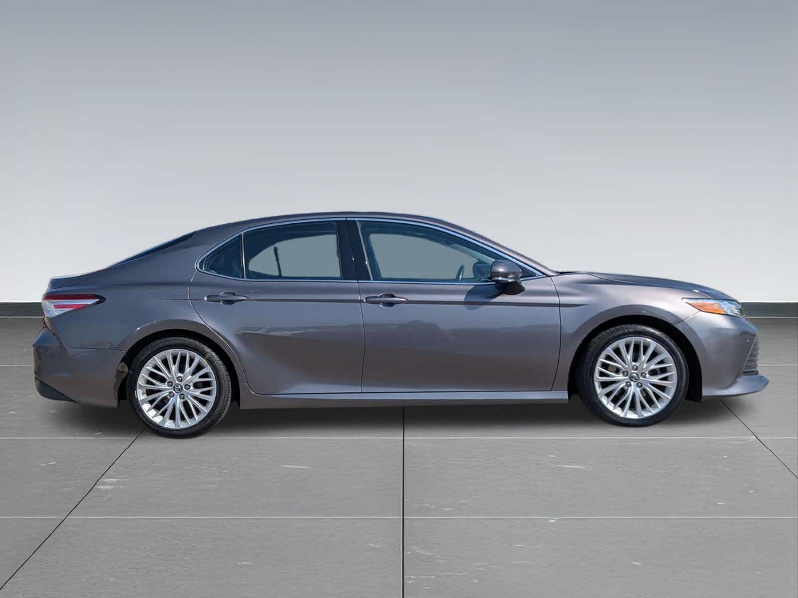 Thumbnail: 2018 Toyota Camry - 6