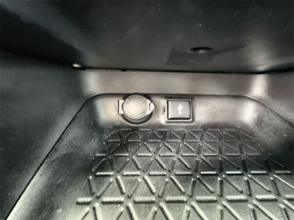 2021 Toyota RAV4 XLE 30