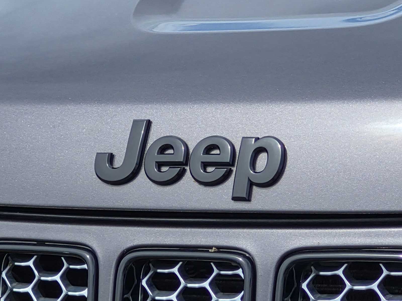 Thumbnail: 2014 Jeep Grand Cherokee - 11