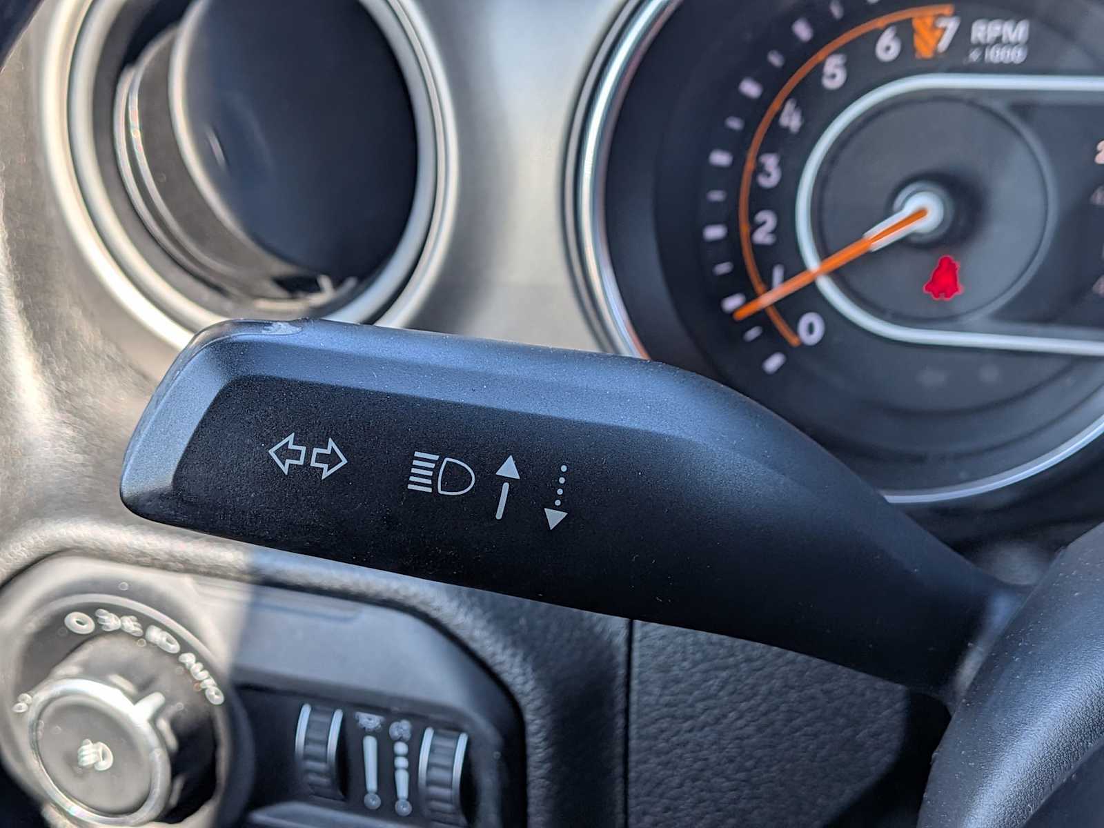 Thumbnail: 2019 Jeep Wrangler - 22