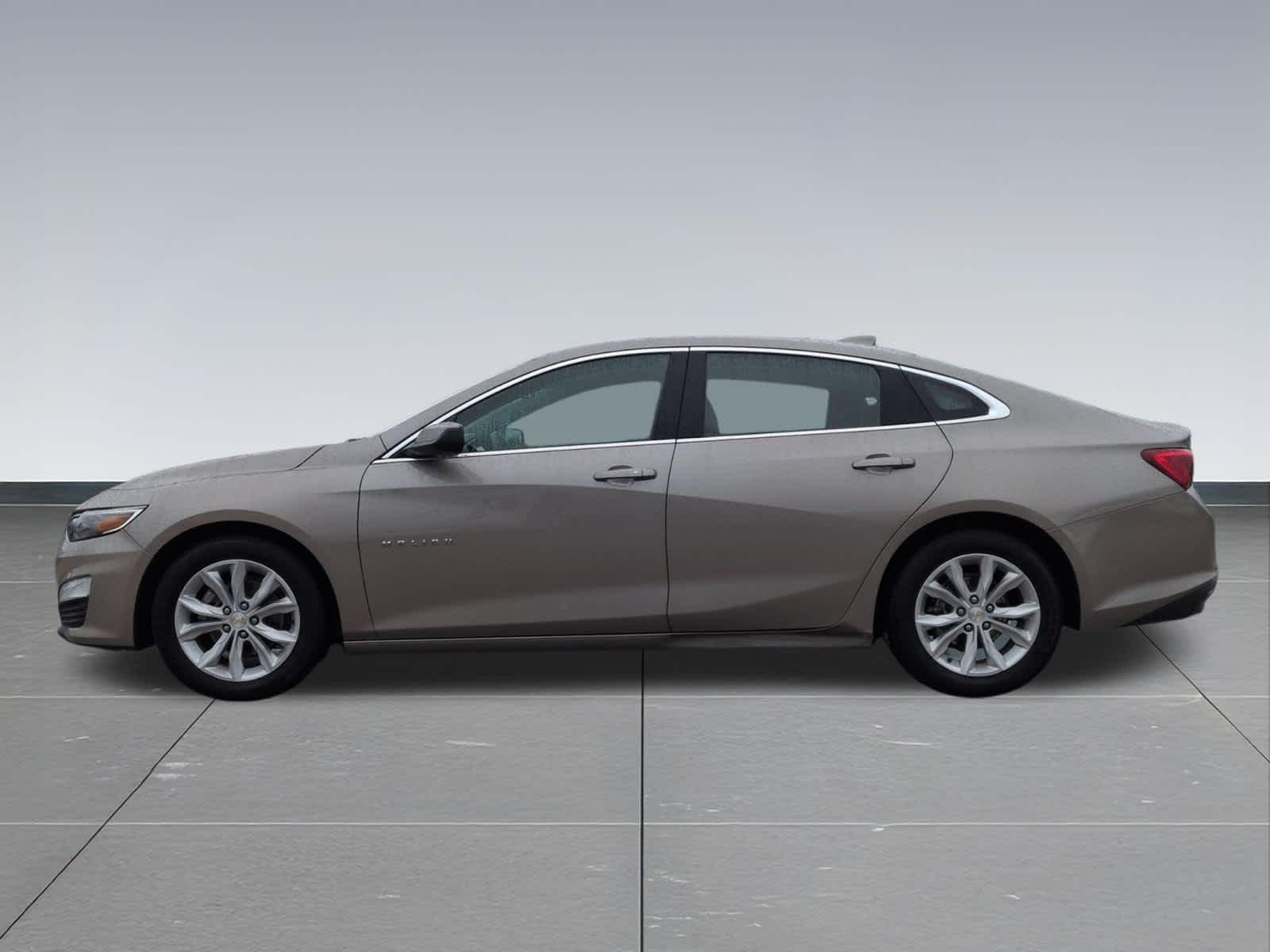 Thumbnail: 2023 Chevrolet Malibu - 3