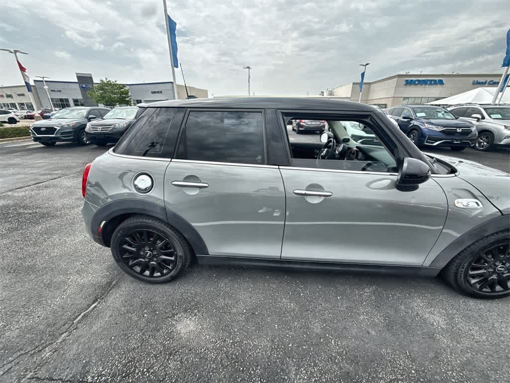 Thumbnail: 2017 MINI Cooper Hardtop - 7