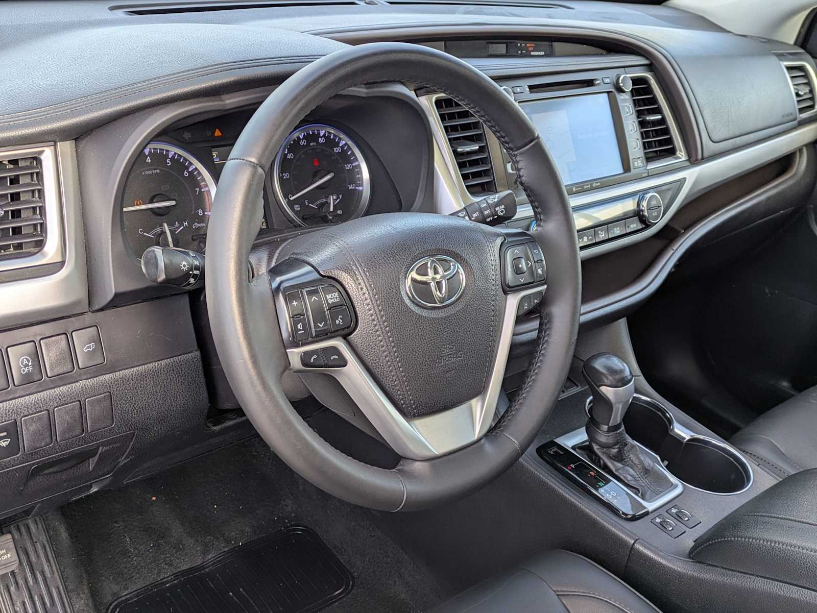 Thumbnail: 2019 Toyota Highlander - 2