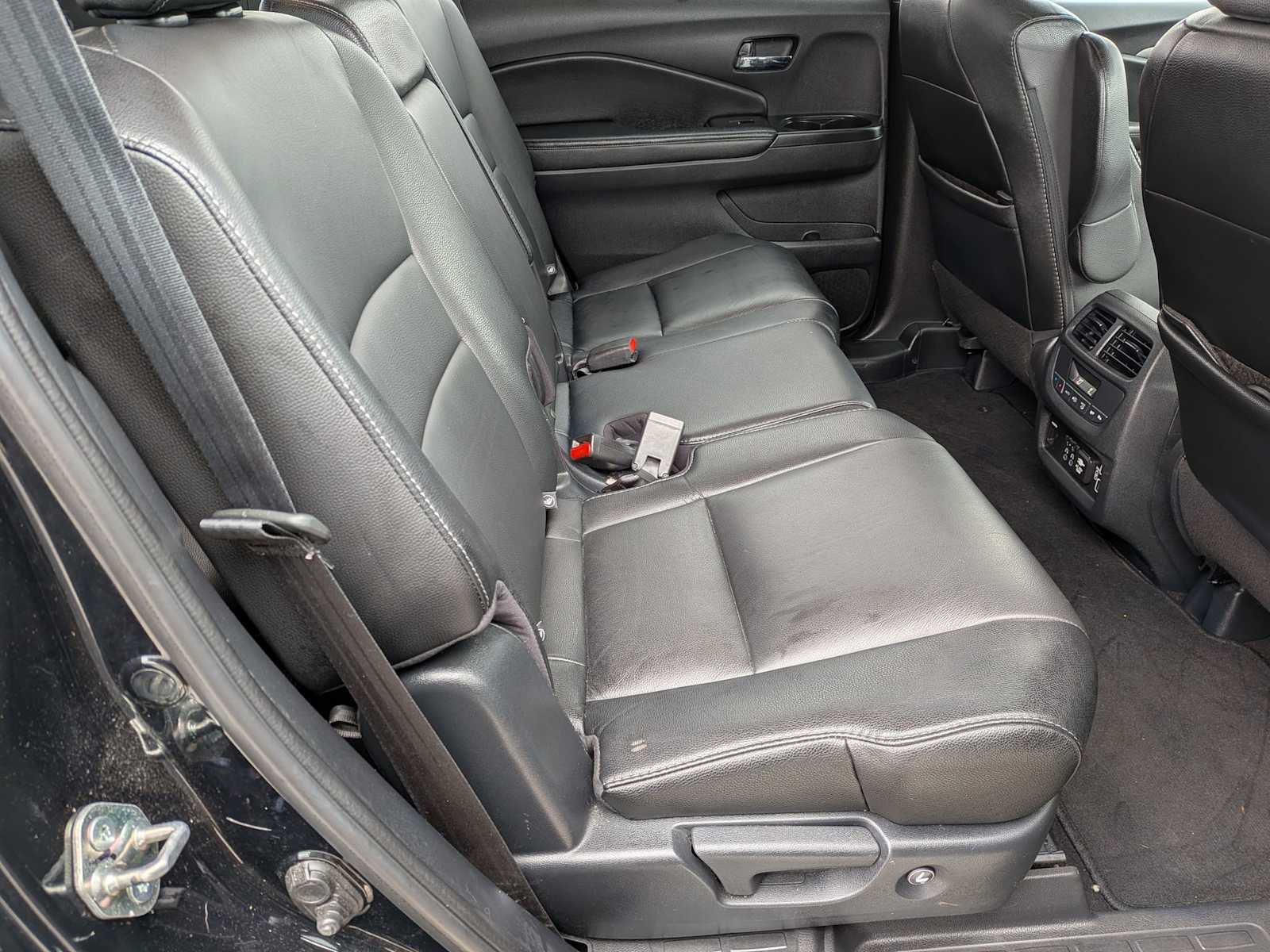 Thumbnail: 2020 Honda Pilot - 19