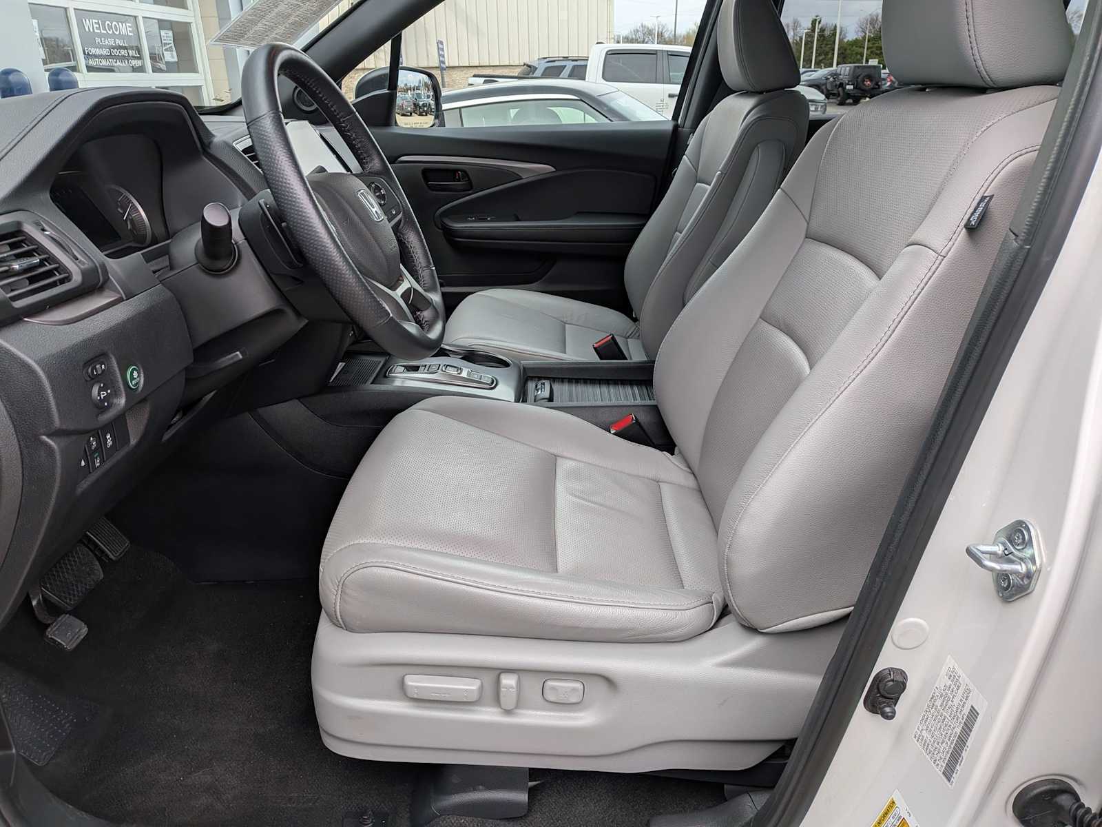 Thumbnail: 2023 Honda Passport - 13