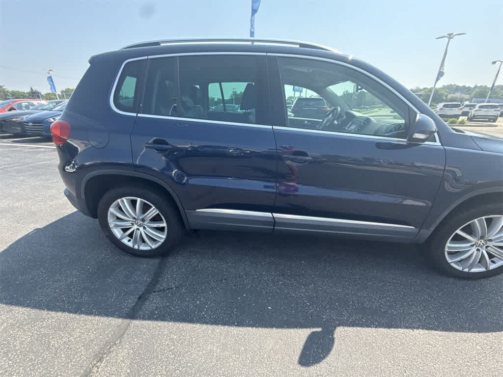 2012 Volkswagen Tiguan SE 7
