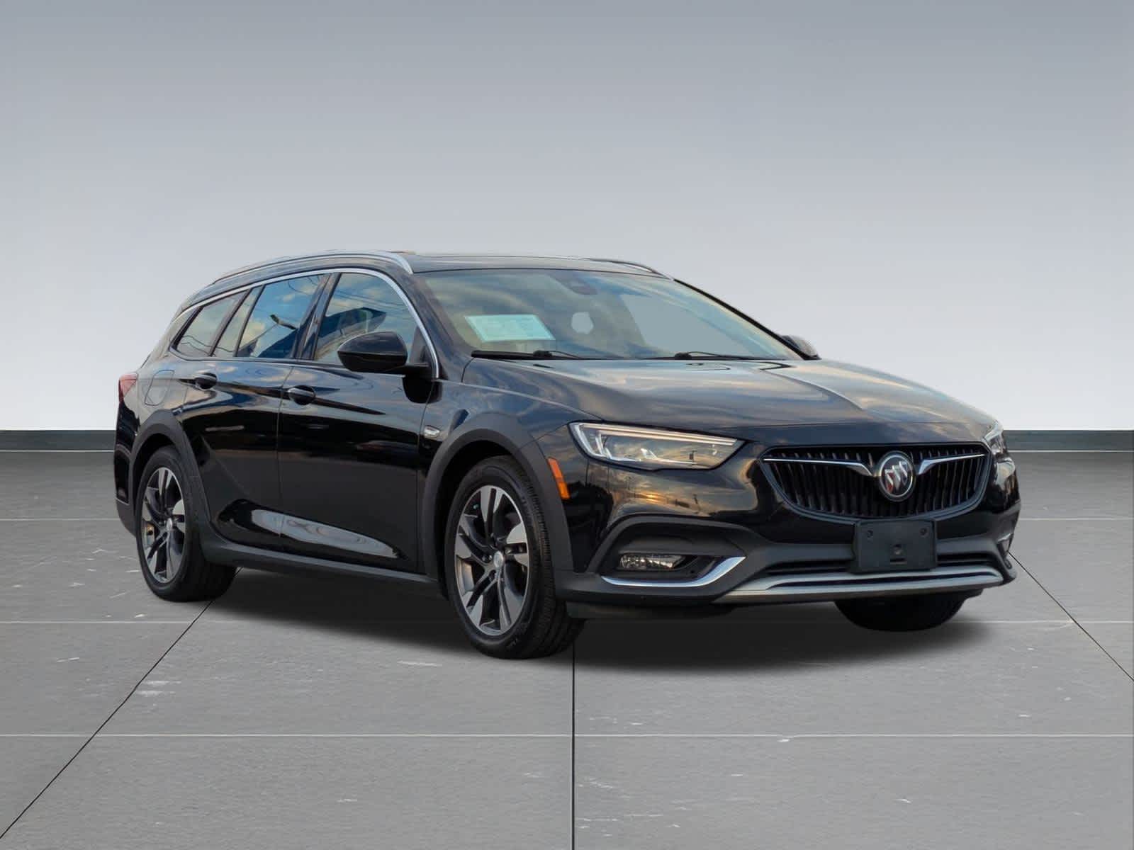 Thumbnail: 2018 Buick Regal - 8