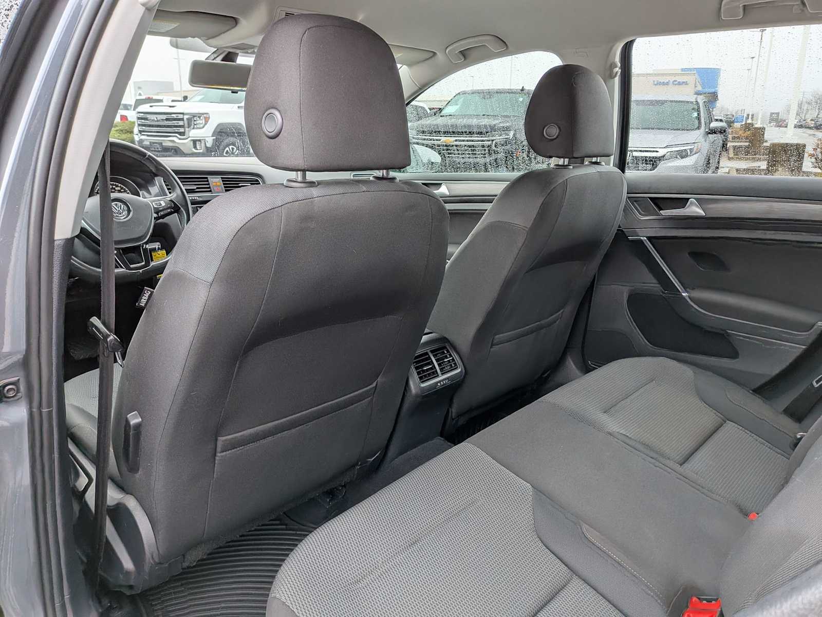 Thumbnail: 2019 Volkswagen e-Golf - 16