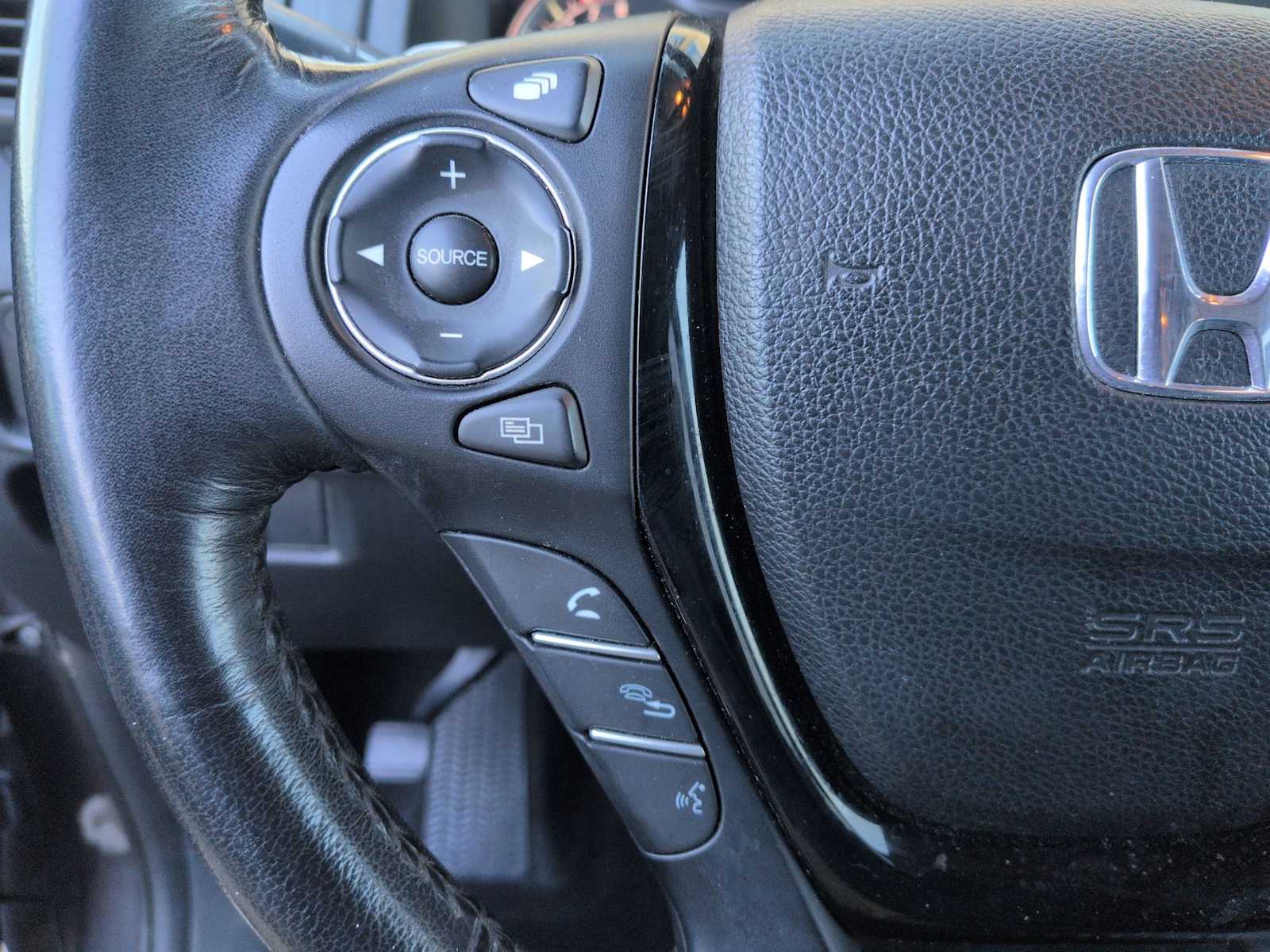 Thumbnail: 2016 Honda Pilot - 24