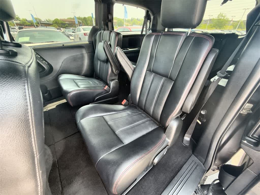 2017 Dodge Grand Caravan GT 18