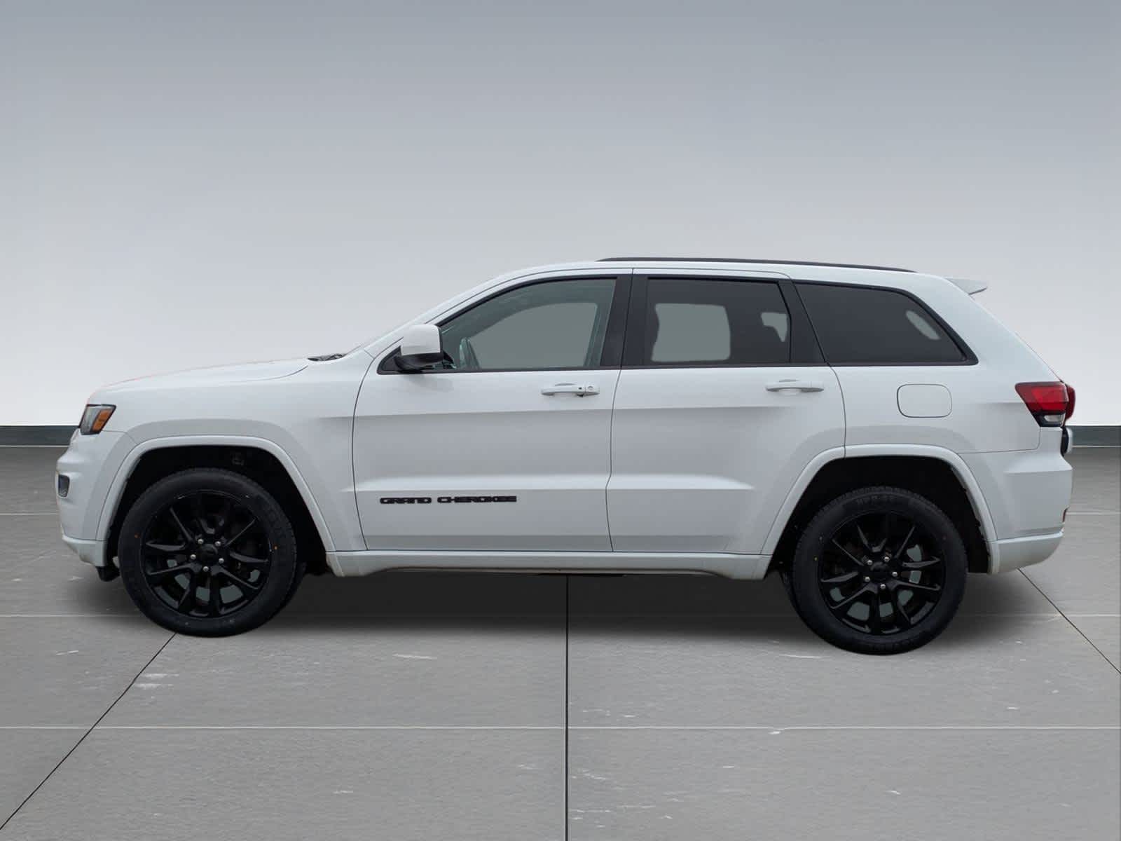 Thumbnail: 2020 Jeep Grand Cherokee - 3