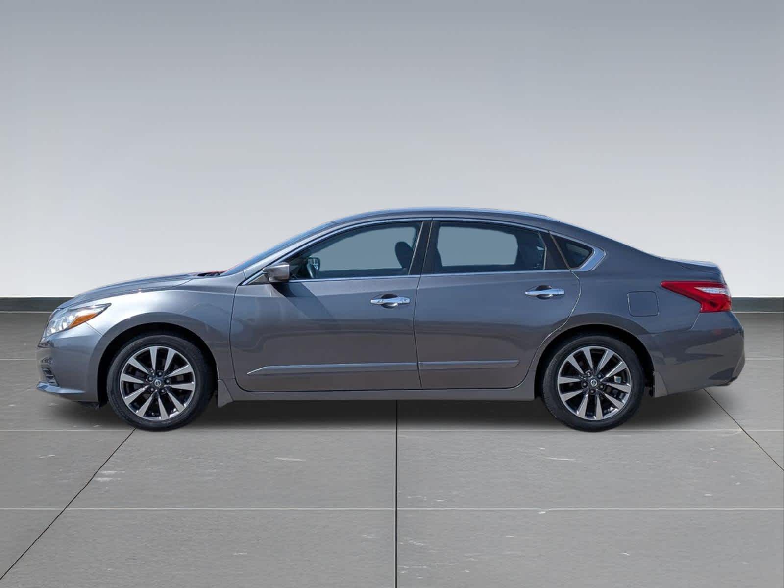 Thumbnail: 2016 Nissan Altima - 2