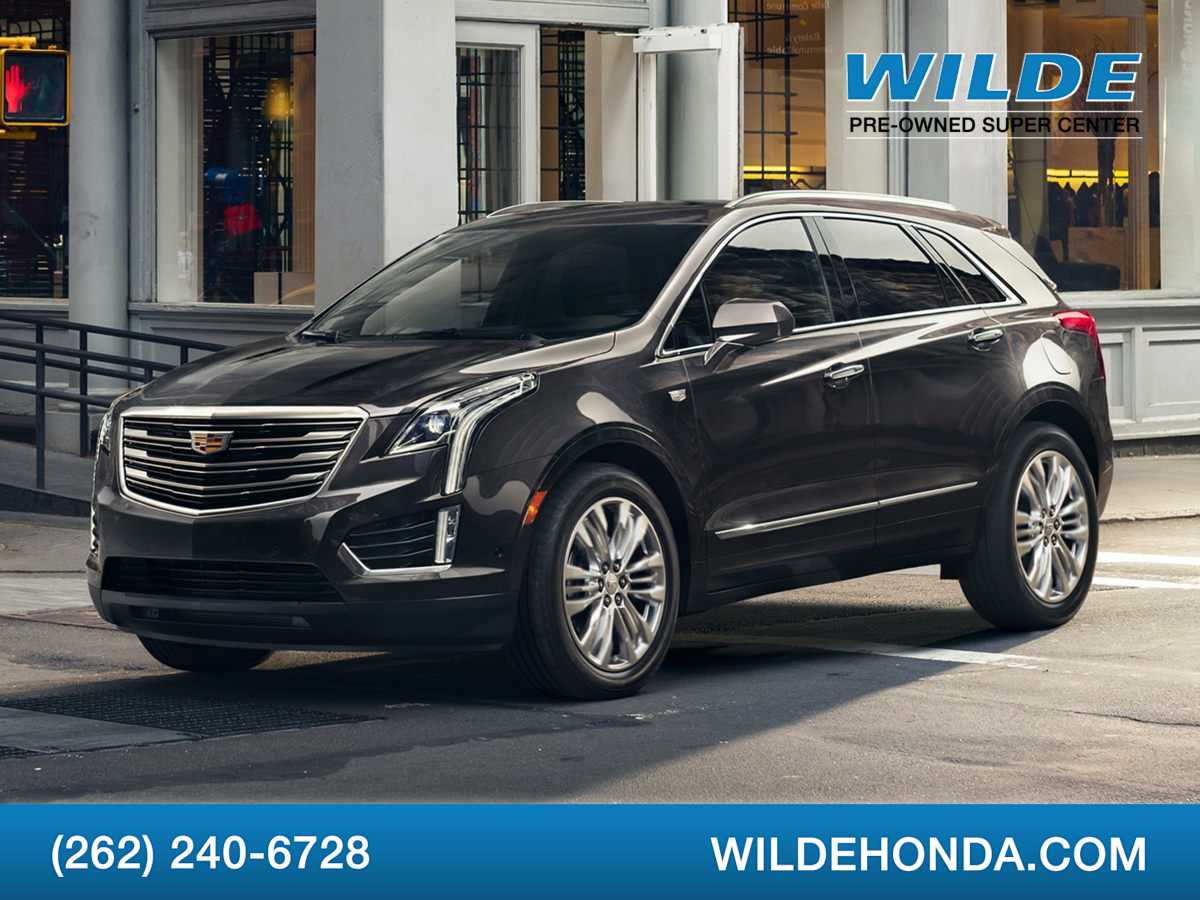 2017 Cadillac XT5 Platinum -
                  Waukesha, WI