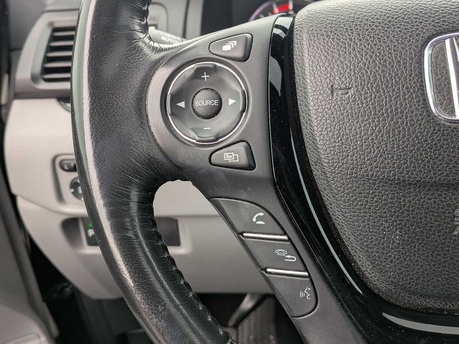 Thumbnail: 2018 Honda Pilot - 23