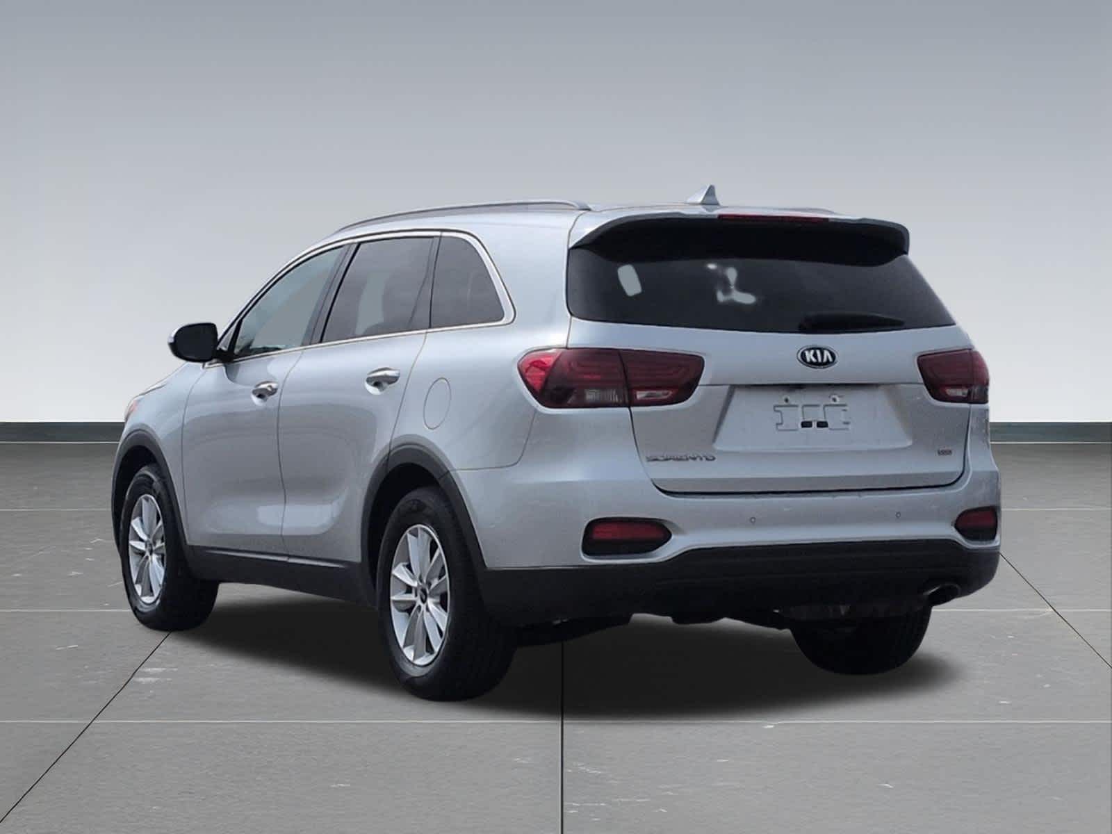 Thumbnail: 2019 Kia Sorento - 4