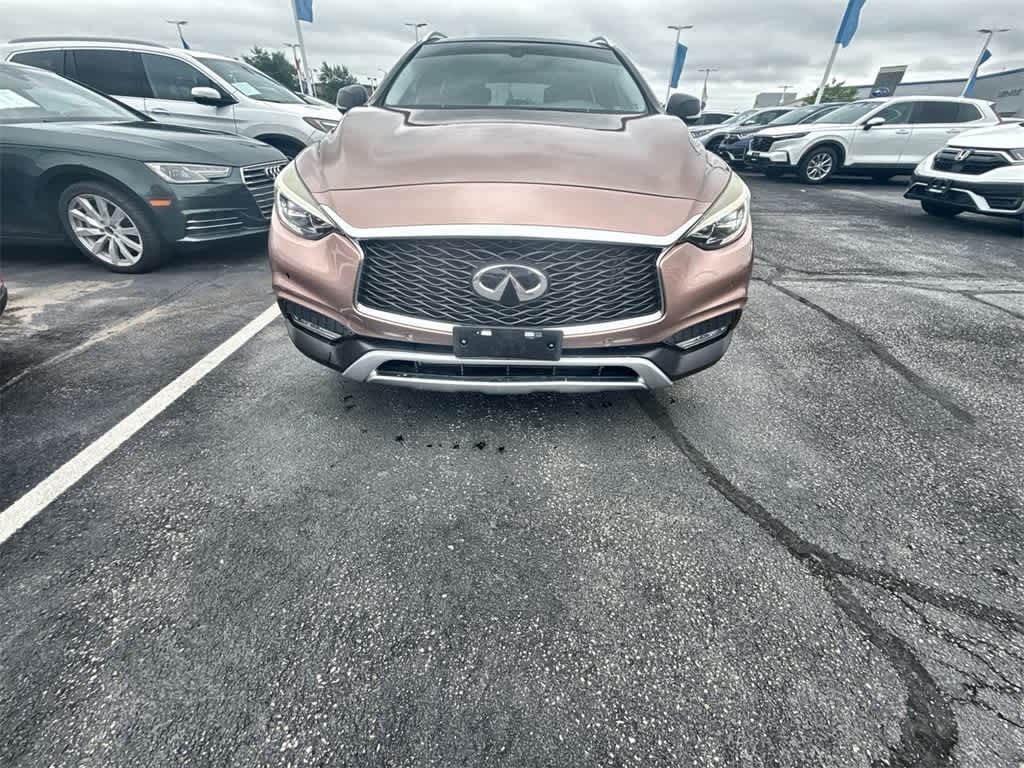 Thumbnail: 2018 INFINITI QX30 - 10