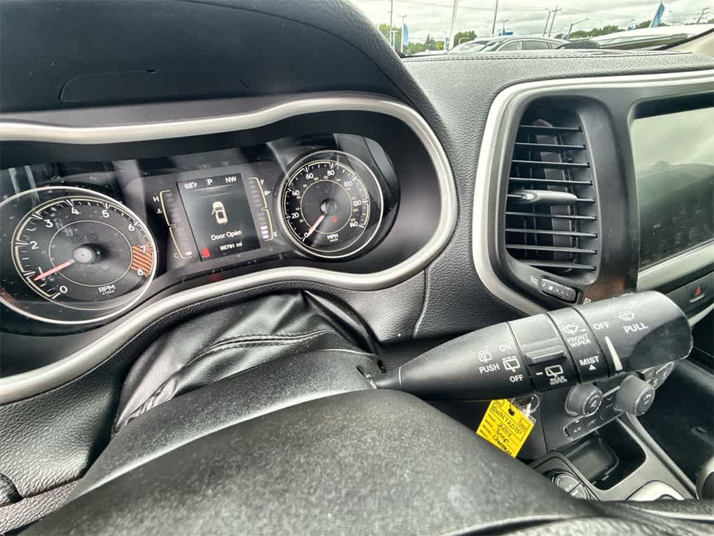 Thumbnail: 2014 Jeep Cherokee - 24