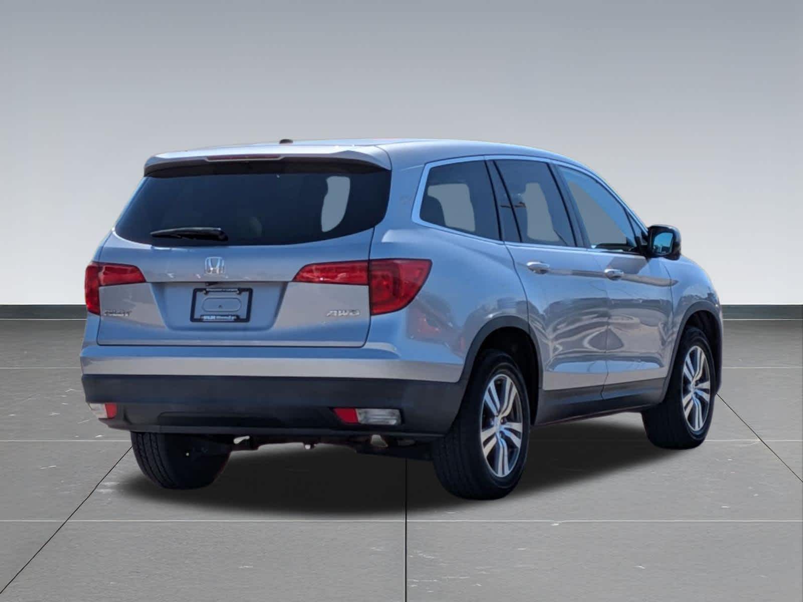 Thumbnail: 2018 Honda Pilot - 5