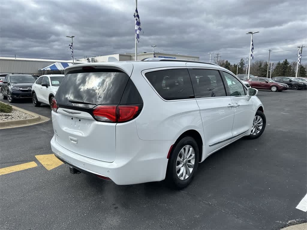 2019 Chrysler Pacifica Touring 6