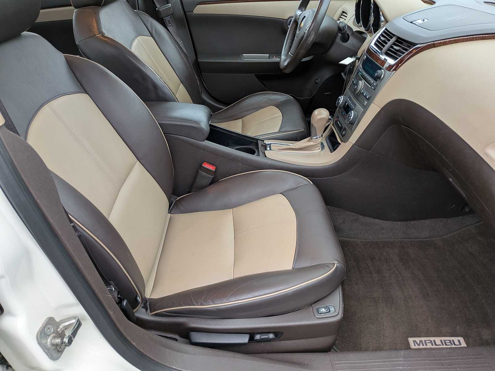 Thumbnail: 2012 Chevrolet Malibu - 22