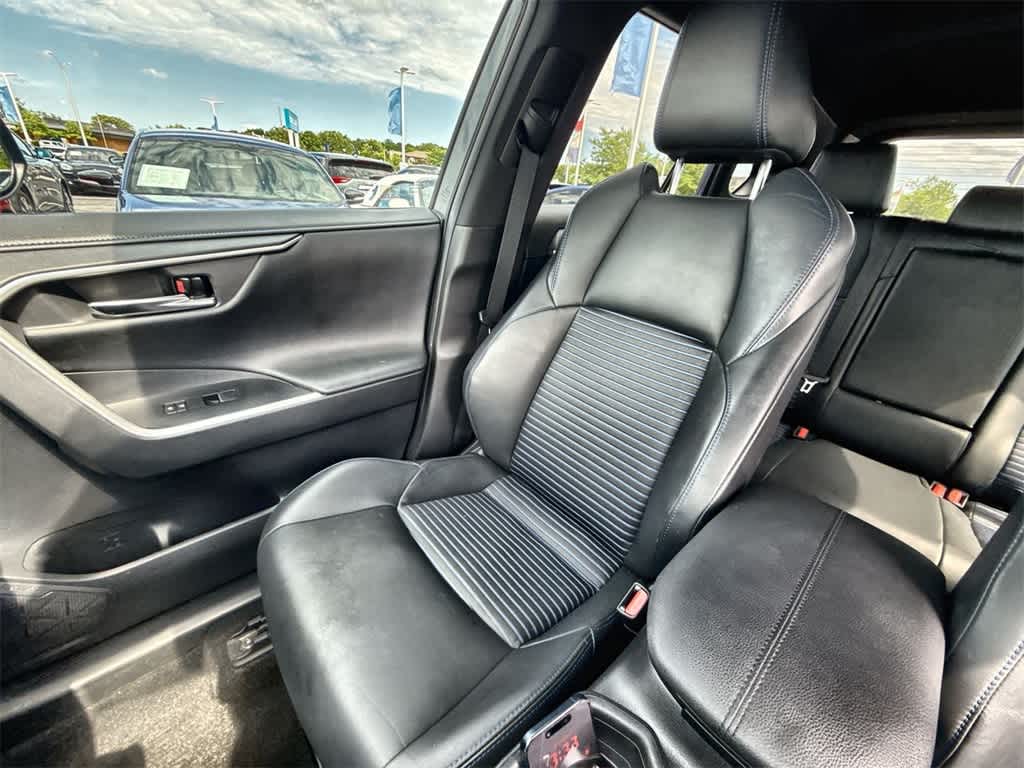 Thumbnail: 2021 Toyota RAV4 - 21