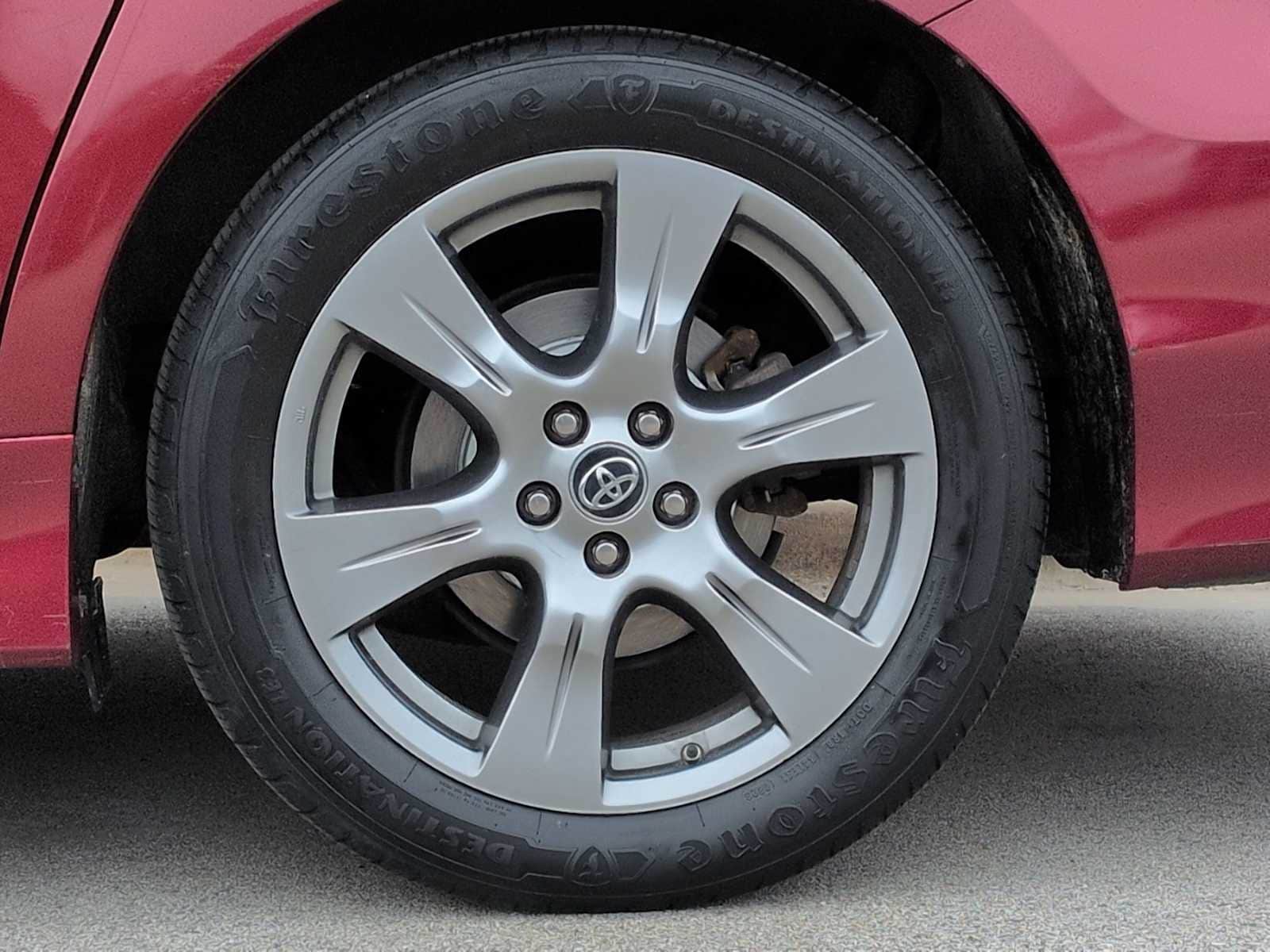 Thumbnail: 2018 Toyota Sienna - 12