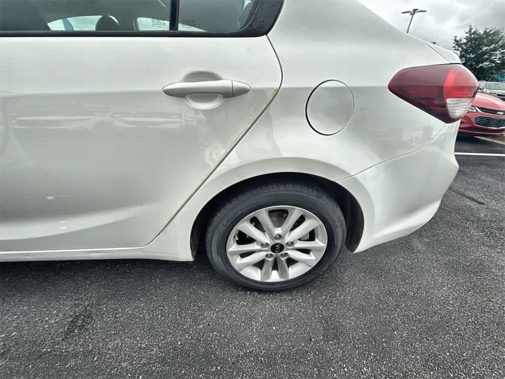 Thumbnail: 2017 Kia Forte - 13