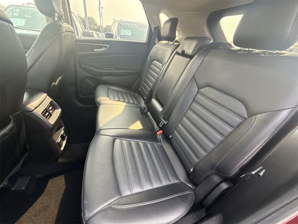 Thumbnail: 2018 Ford Edge - 19