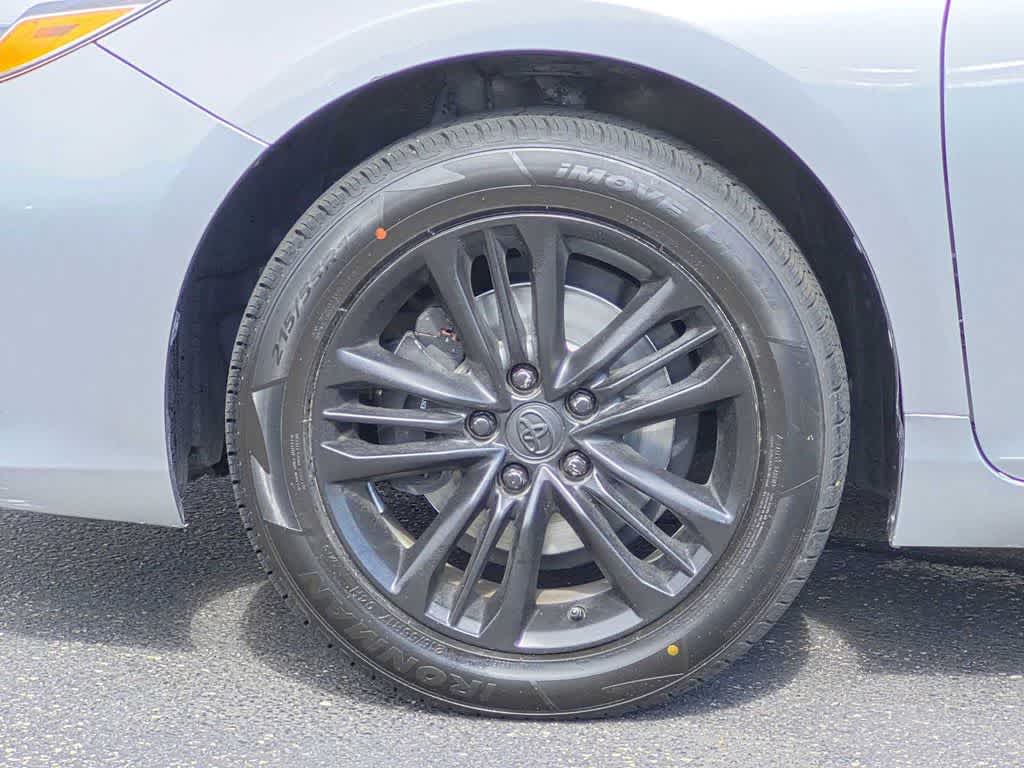 Thumbnail: 2017 Toyota Camry - 18